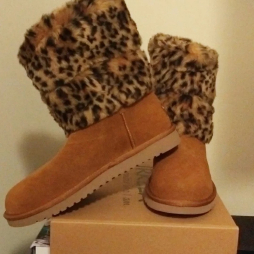NEW KOOLABURRA BY UGG    LEOPARD FUR BOOTS